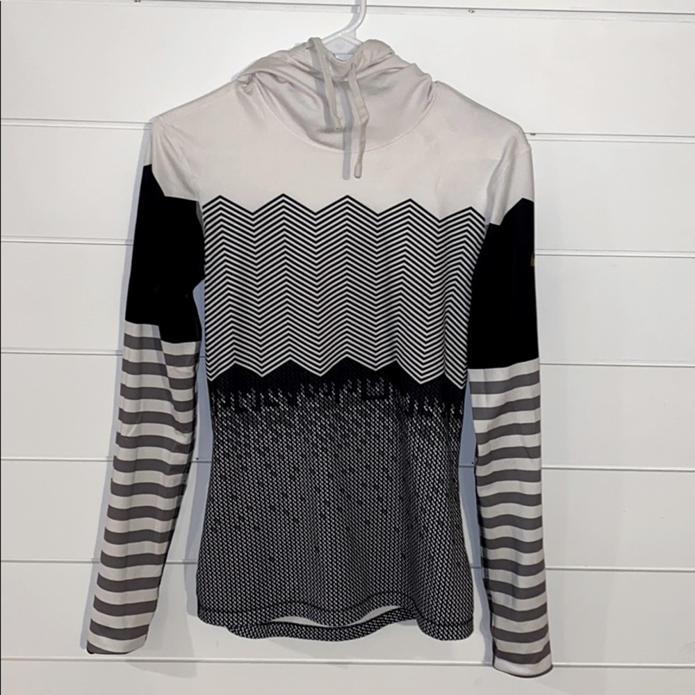 Nike black and white pullover